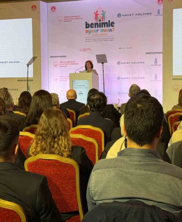 Bakan Mahinur Özdemir Göktaş: "Otizmli çocuklara ve ailelerine desteklerimizi artıracağız’’