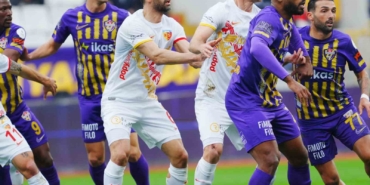 Trendyol Süper Lig: Eyüpspor: 0 - Kayserispor: 0 (İlk yarı)