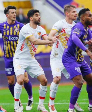 Trendyol Süper Lig: Eyüpspor: 0 - Kayserispor: 0 (İlk yarı)
