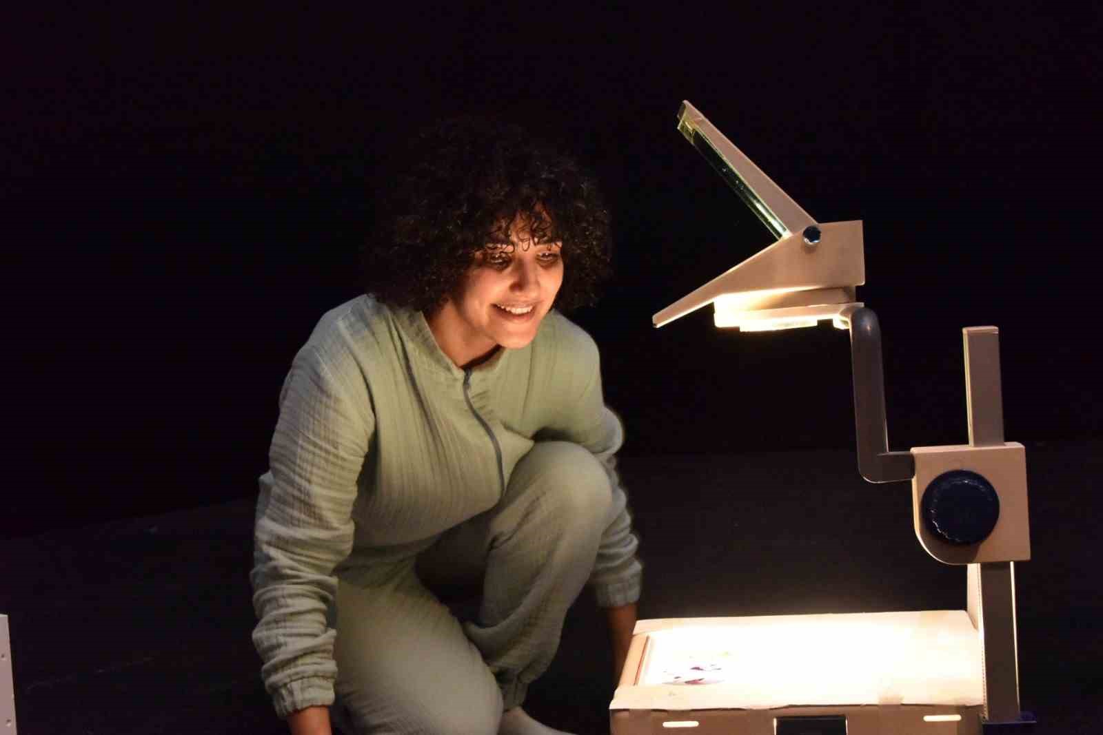 Kalbimdeki Pervane’yi minikler anne ve babaları ile birlikte izledi