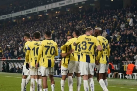 Trendyol Süper Lig: Fenerbahçe: 1 - Kasımpaşa: 0 (İlk yarı)