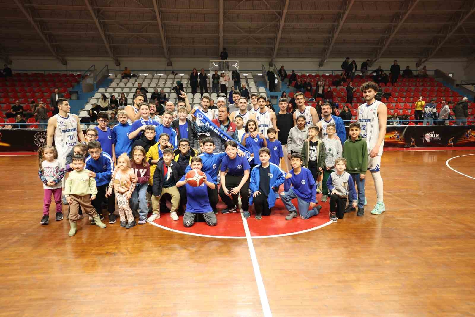 Türkiye Basketbol 2. Ligi: Kocaeli BŞB Kağıtspor: 87 - İstanbul Basket: 59