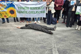 Siyah tulum giyip yere yattı: Tekirdağ’da liman protestosu