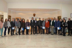 BUÜ’de ayın en başarılı akademisyenlerine başarı belgesi