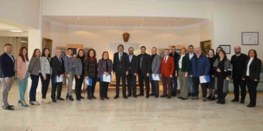 BUÜ’de ayın en başarılı akademisyenlerine başarı belgesi