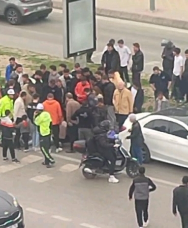 Edirne’de otomobile çarpan motosikletli ağır yaralandı