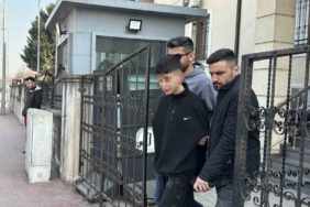 Komşu katili 16 yaşındaki çocuk ile babasının yaşadığı evde şüpheli yangın