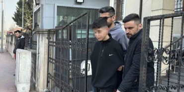 Komşu katili 16 yaşındaki çocuk ile babasının yaşadığı evde şüpheli yangın