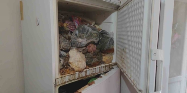 Sultangazi’de yaşlı kadının evinden 6 kamyon çöp çıktı