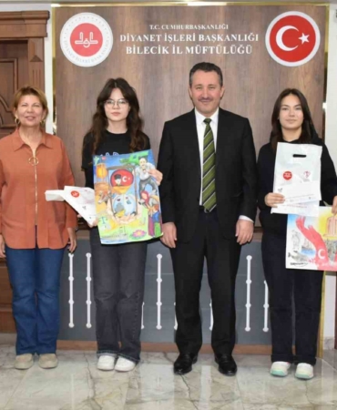Resim ve şiir yarışmalarında dereceye giren öğrenciler ödüllendirildi