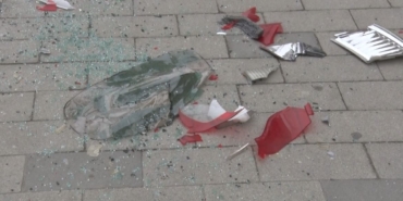 Avcılar’da kamyonetin 4 araca çarptığı kaza güvenlik kamerasında