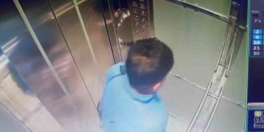 Davulcu girdiği binanın asansörüne tuvaletini yaptı