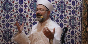 Diyanet İşleri Başkanı Erbaş, Sakarya’da teravih namazı kıldırdı