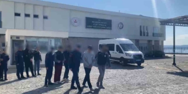 Ayvalık’ta Sahil Güvenlik ekipleri göçmen kaçakçılarını kıskıvrak yakaladı