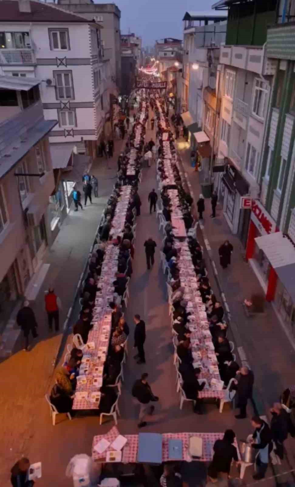 Kilometreyi bulan iftar sofrası