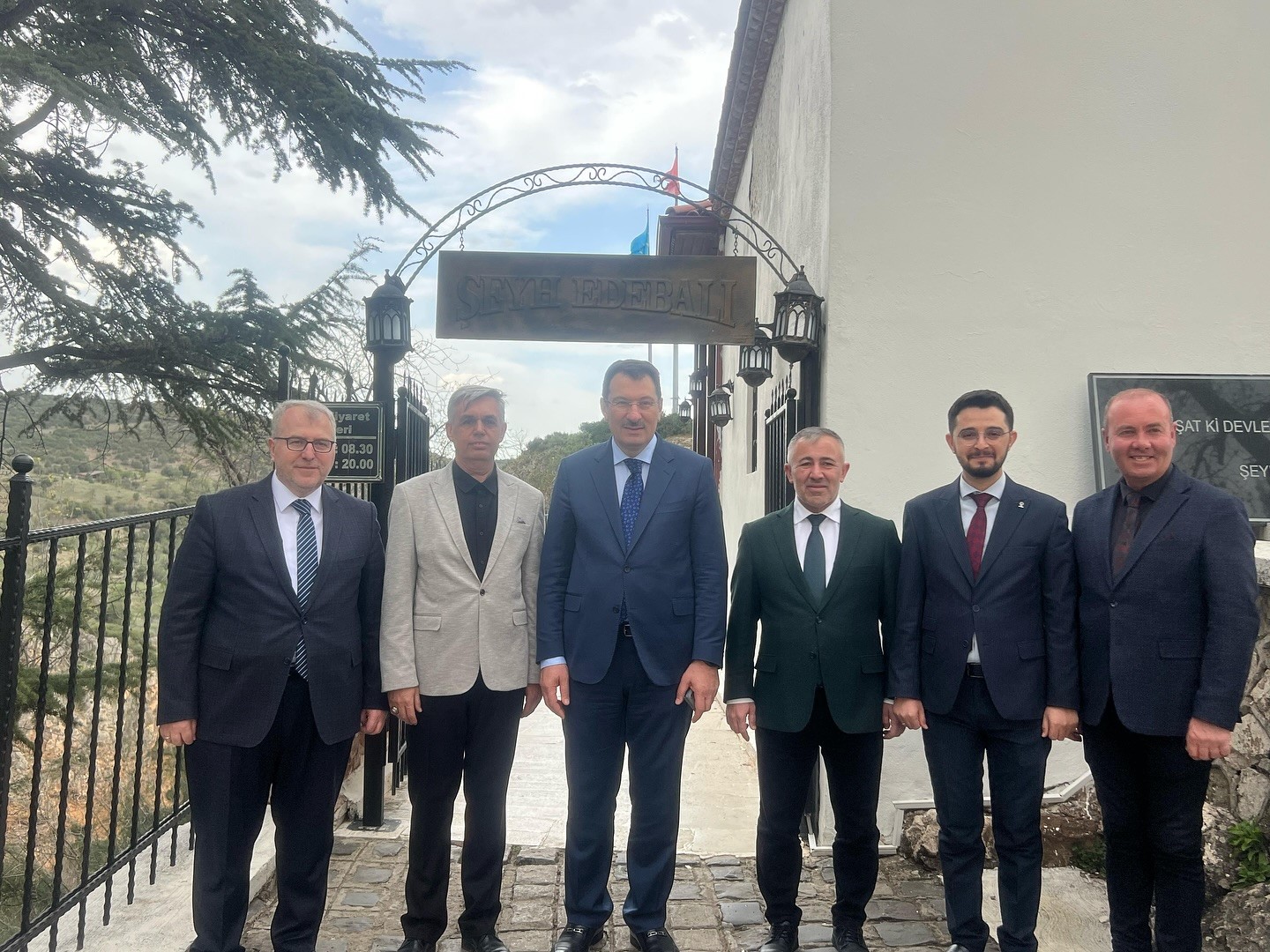 Genel Başkan Yardımcısı Yavuz, Şeyh Edebali Türbesi’ni ziyaret etti