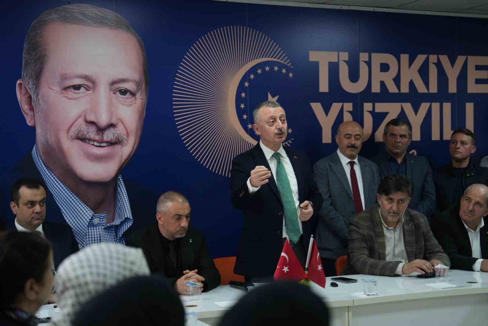 Başkan Büyükakın: "Uyur sandıklarınız uykuda değil ama biz de asla uyumuyoruz"