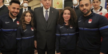 Şampiyon kayakçı ve kayak hocası babası Uludağ’daki yangında hayatlarını kaybettiler