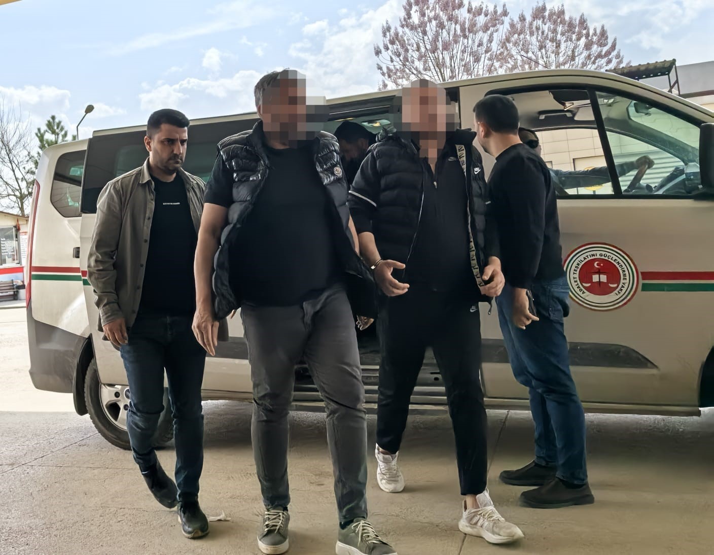 Hakkında kesinleşmiş hapis cezası olan 3 şahıs yakalandı