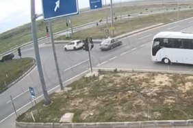 Edirne’de Yunan sürücünün motosiklete çarptığı kaza kamerada