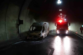 Çanakkale’de seyir halindeki ambulans tünel içinde yandı