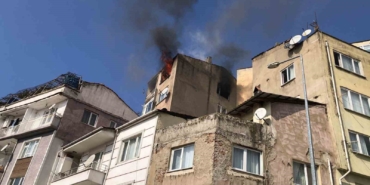 Gemlik’te boş daire alev alev yandı