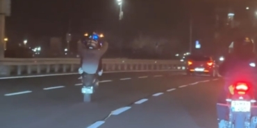 Bakırköy’de tehlikeye atan motosikletli kamerada