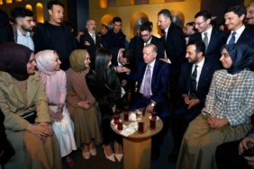 Cumhurbaşkanı Erdoğan, İstanbul’da gençlerle bir araya geldi