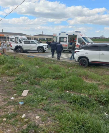 Çorlu’da zincirleme kaza: 3’ü askeri personel 6 yaralı