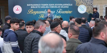 Arnavutköy Belediyesi Geleneksel hale getirdiği bayram sofralarını bu sene de kurdu