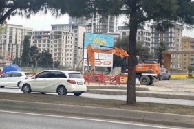 Kartal’da denize dökülen atık su çevreye kötü koku yaydı