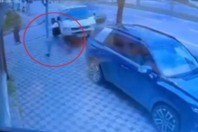 Refleksiyle hayatta kaldı, 2 araç arasında sıkışmaktan zıplayarak kurtuldu: O anlar kamerada