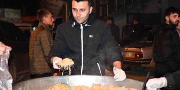 Osmanlı devletinin kurulduğu topraklar olan Söğütte 700 yıllık ’Kadir Pilavı’ geleneği yaşatıldı