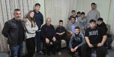 Başkan Kocaman, tribünden düşen Efe’yi ziyaret etti