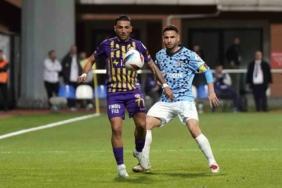 Trendyol Süper Lig: Eyüpspor: 1 - Başakşehir: 1 (İlk yarı)