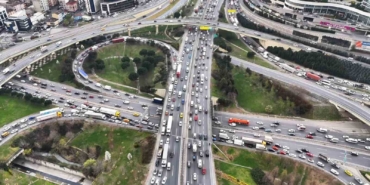 İstanbul’da bayram trafiği havadan görüntülendi, trafik yoğunluğu yüzde 83’e ulaştı