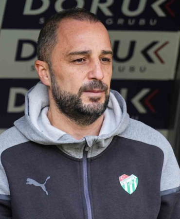 Bursaspor’un yeni teknik direktörü ilk galibiyetini aldı
