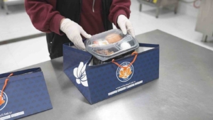 Sultanbeyli Belediyesi evlere iftar ve sahur yardımını sürdürüyor