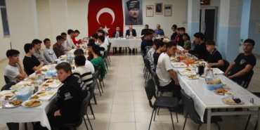 Ramazan’ın bereketi öğrencilere paylaşıldı