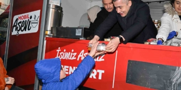 Esenyurt Belediye Başkan Vekili Aksoy vatandaşlarla iftar sofrasında buluştu