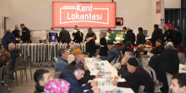 Osmangazi Belediyesi’nin iftar sofralarında Ramazan bereketi
