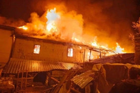 Bilecik’te çıkan yangında ahşap ev kullanılamaz hale geldi