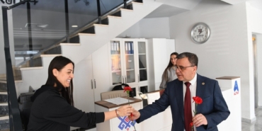 Başkan Şehirli, Kadın personelin 8 Mart Dünya Kadınlar Günü’nü kutladı