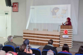 Esenyurt’ta ailelere dil ve konuşma gelişimi semineri