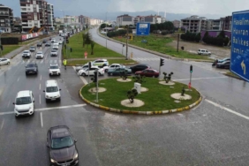 Edremit’te bayram trafiği havadan görüntülendi