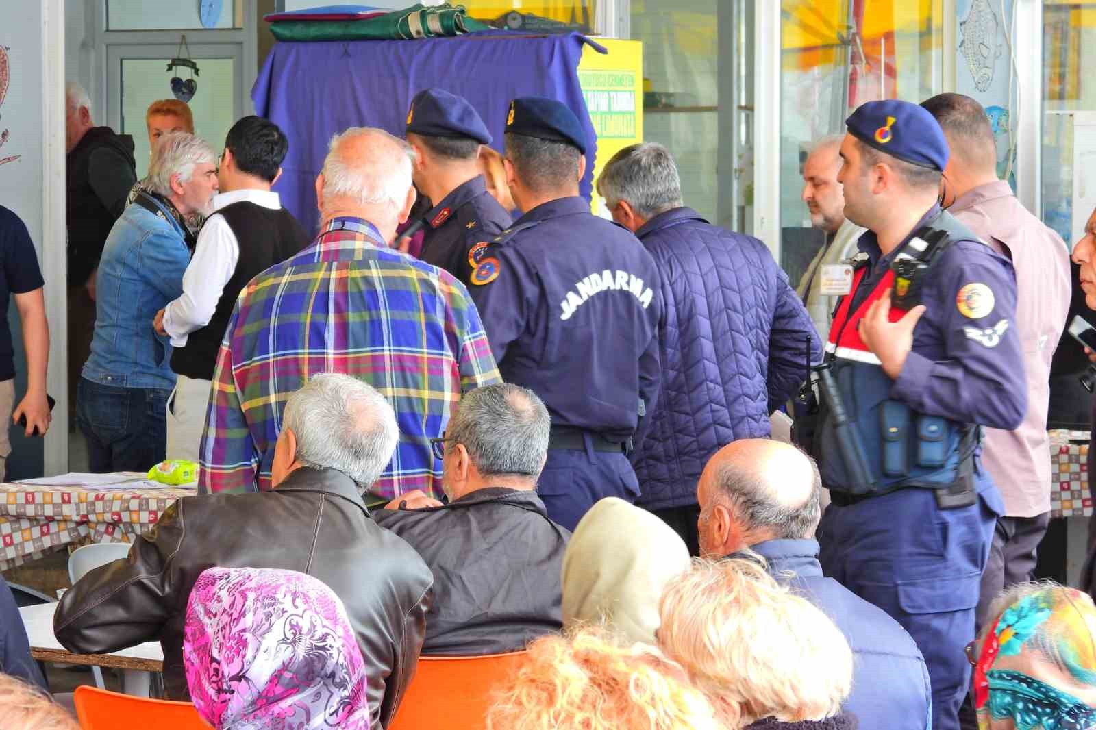 Kapıdağ Yarımadası sakinleri meraya panel konulmamasını, alanda hayvanların otlatılmasını istedi