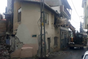 Osmangazililerin güvenliği için metruk binalar yıkılıyor