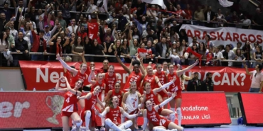 Aras Kargo Kadın Voleybol Takımı, ligdeki yerini sağlamlaştırdı