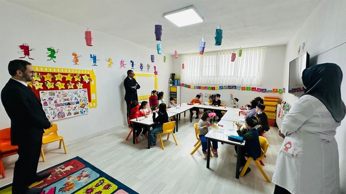 Kaymakam Enver Özderin’den Fetih 4-6 Yaş Kur’an Kursu’na Ziyaret