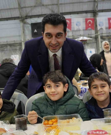 Başkan Eren Ali Bingöl, belediye personeli ile iftar sofrasında bir araya geldi